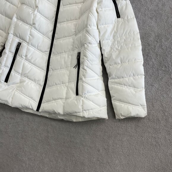 NWOT Nautica Women's M White Quilted Puffer Jacket With Faux Fur Hood - Picture 9 of 12